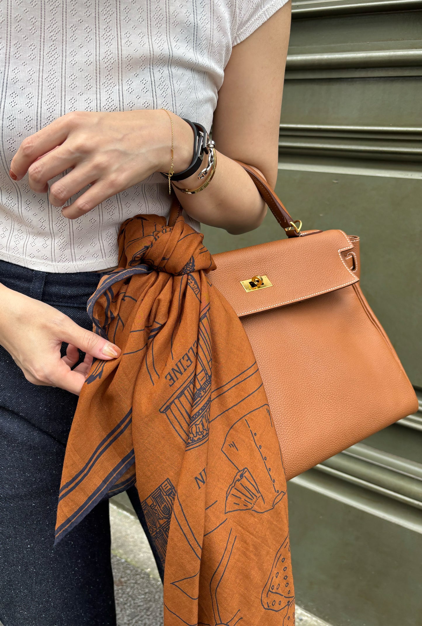 Foulard Ex-libris Paris x aLORS -une collaboration d’exception (キャメルx ネイビー)