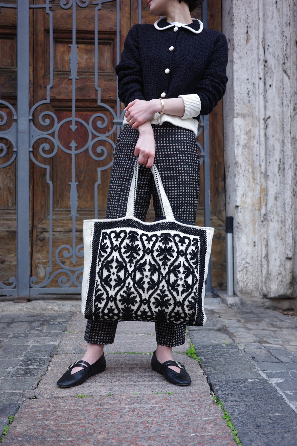 Tote Fiocco Leccese トートフィオッコレッチェーゼネロ・ディ・セピア(黒)