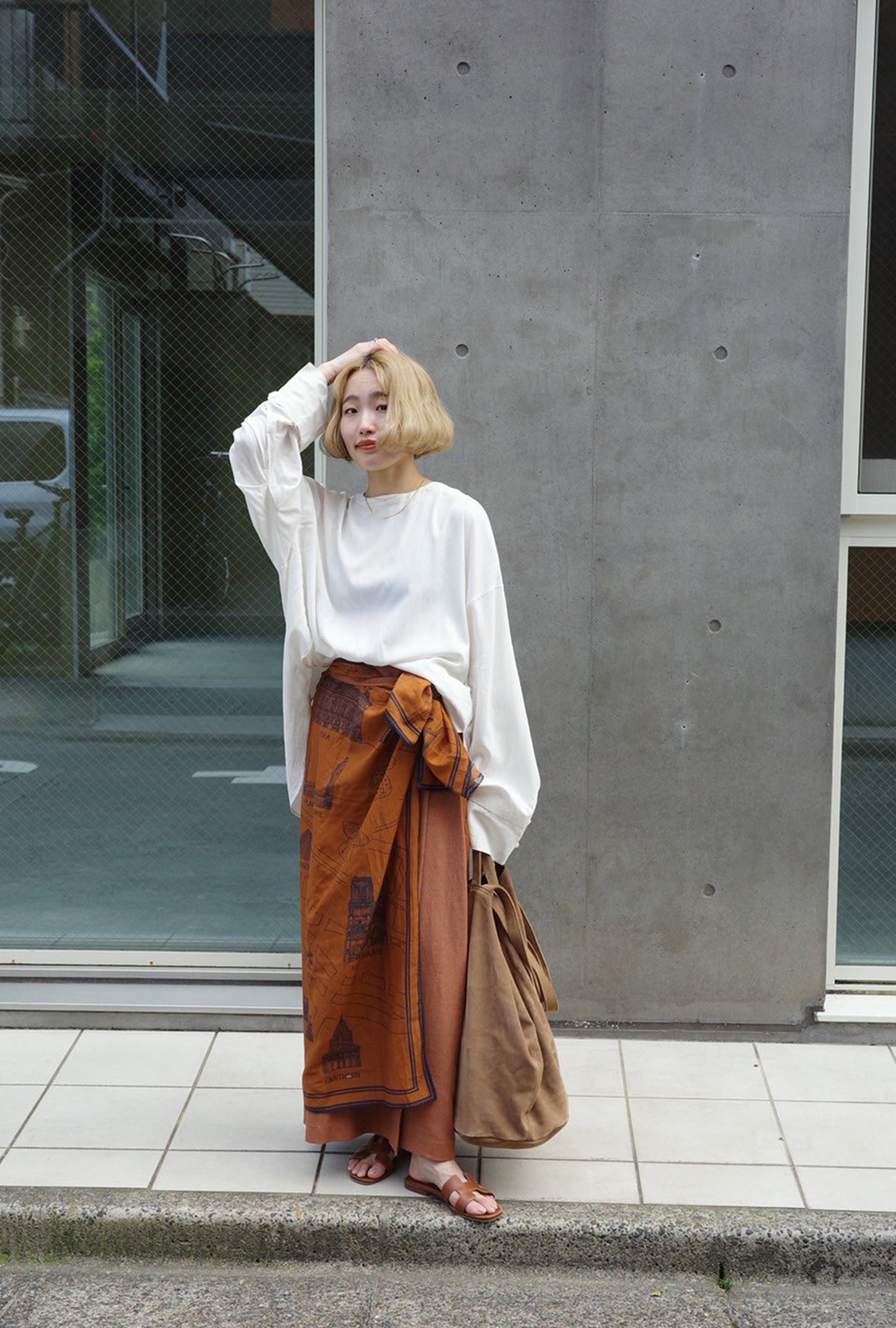 Foulard Ex-libris Paris x aLORS -une collaboration d’exception (キャメルx ネイビー)