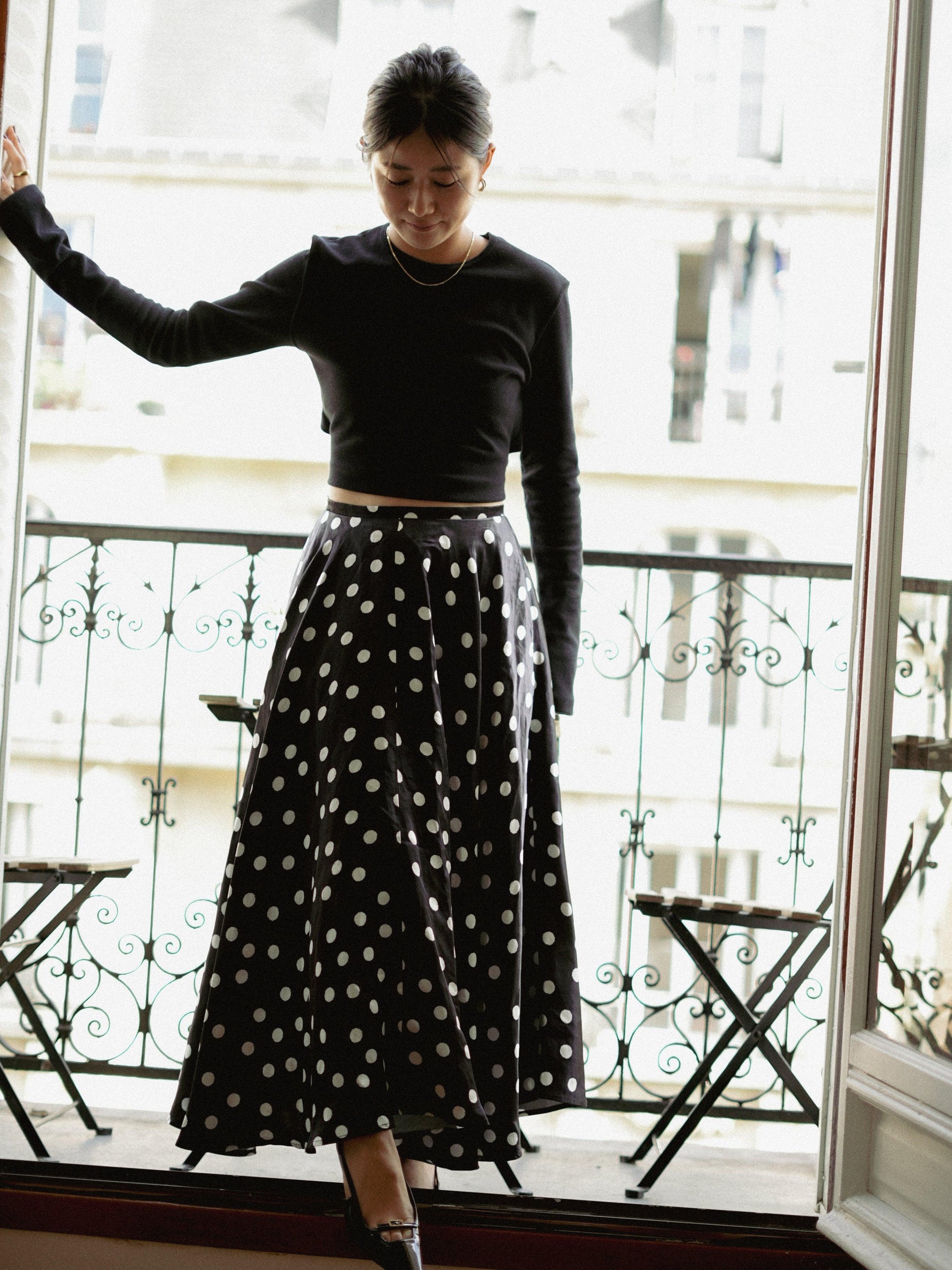 Haut court ouvert au dos Ondine ブラック  - aLORS online store