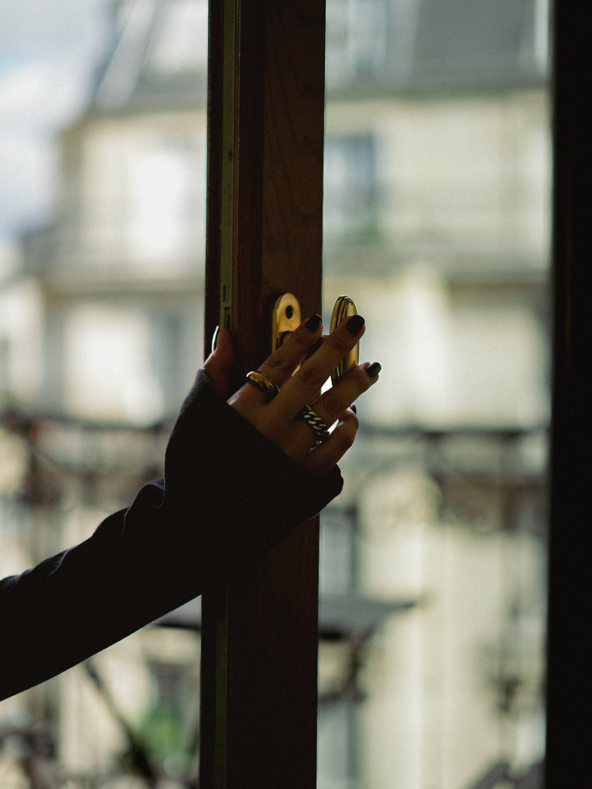Haut court ouvert au dos Ondine ブラック  - aLORS online store