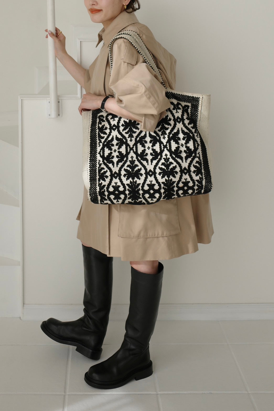 Tote Fiocco Leccese トートフィオッコレッチェーゼネロ・ディ・セピア