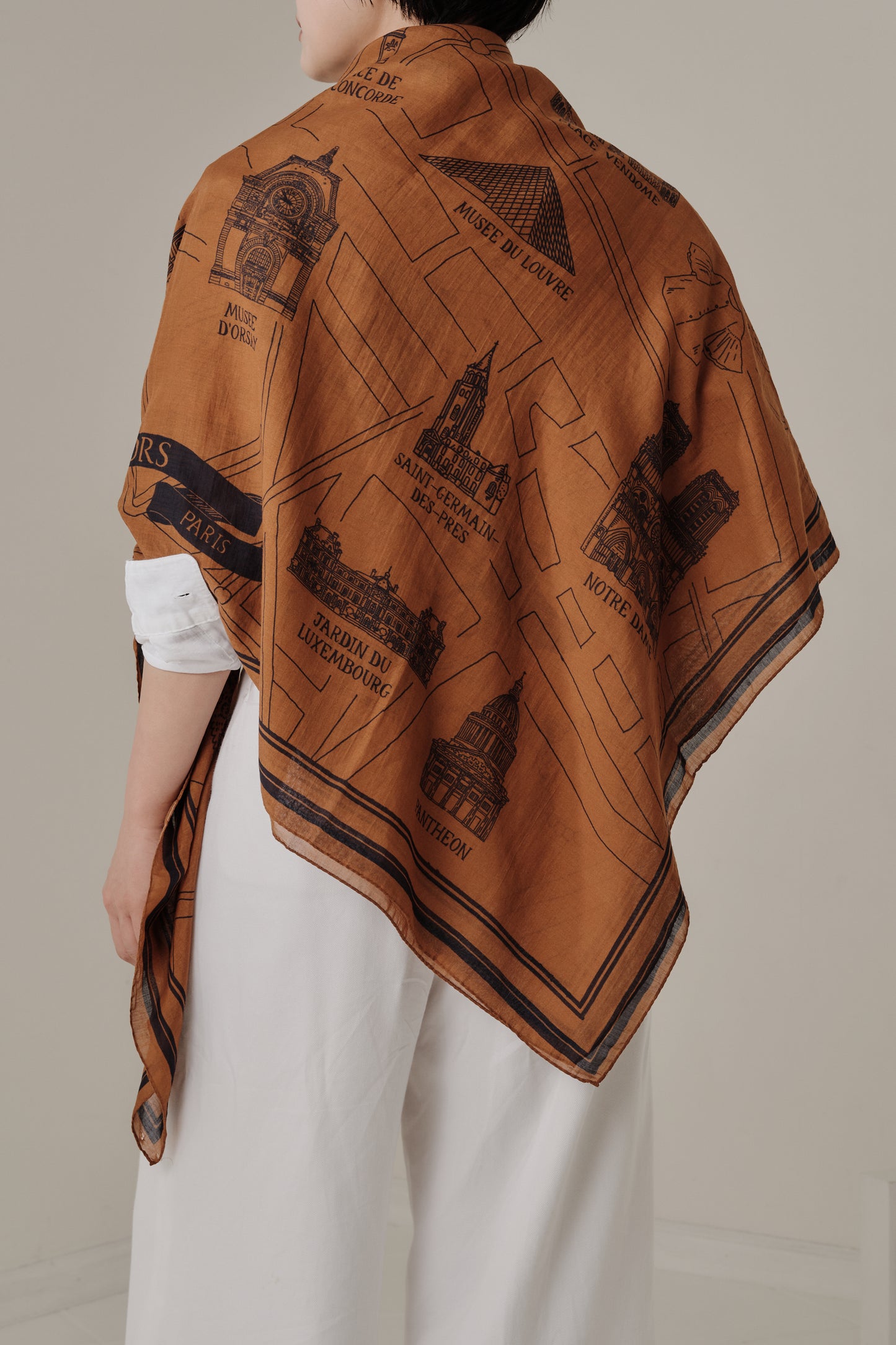 Foulard Ex-libris Paris x aLORS -une collaboration d'exception (camel x navy) 140x140cm