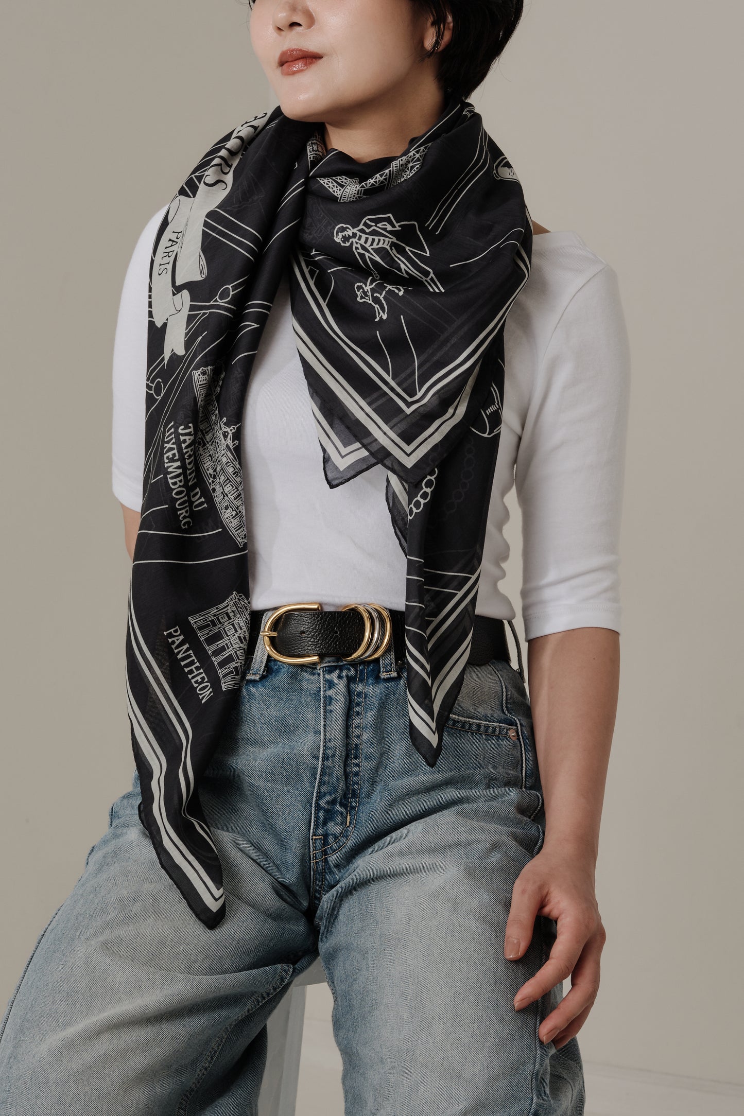 Foulard Ex-libris Paris x aLORS -une collaboration d'exception (dark navy x ivory) 140x140cm
