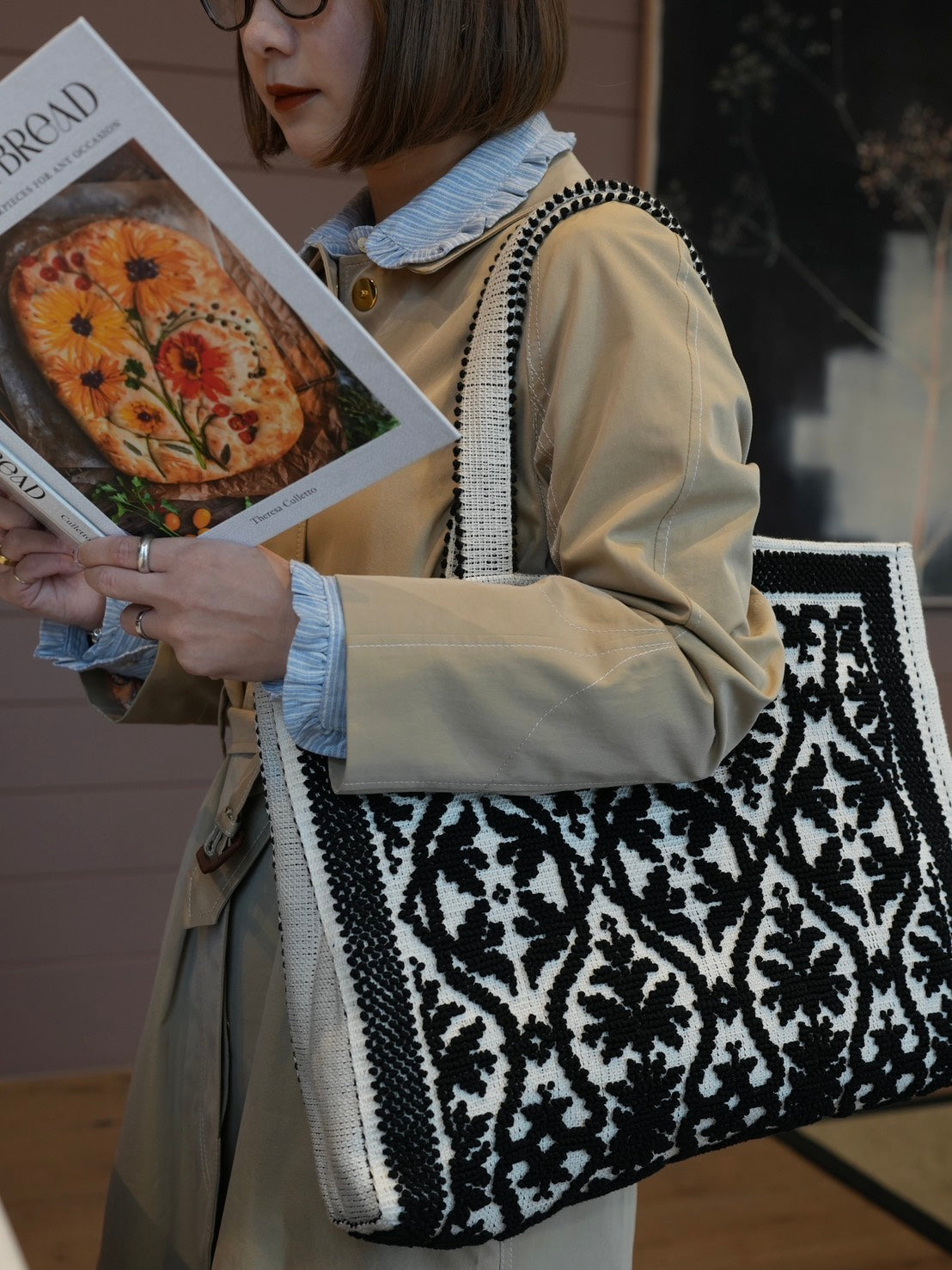 美品alors parisアロー トートフィオッコレッチェーゼネロ・ディ・セピア Tote Fiocco Leccese トートフィオッコレッチェーゼネロ・ディ・セピア