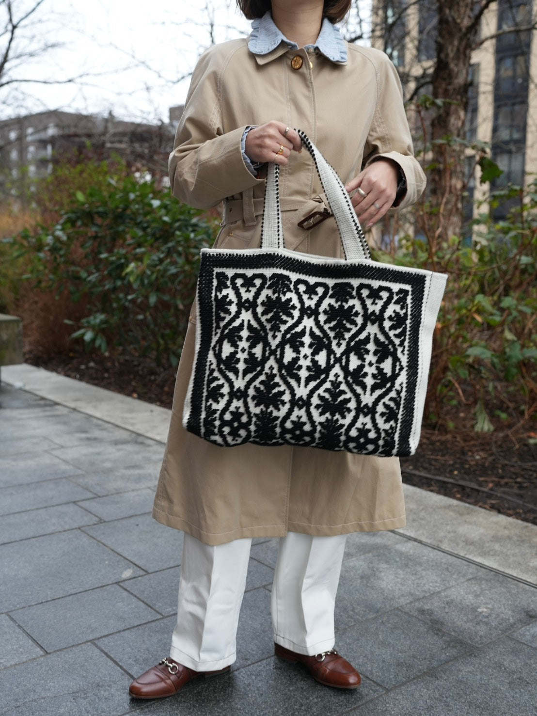 Tote Fiocco Leccese トートフィオッコレッチェーゼネロ・ディ・セピア