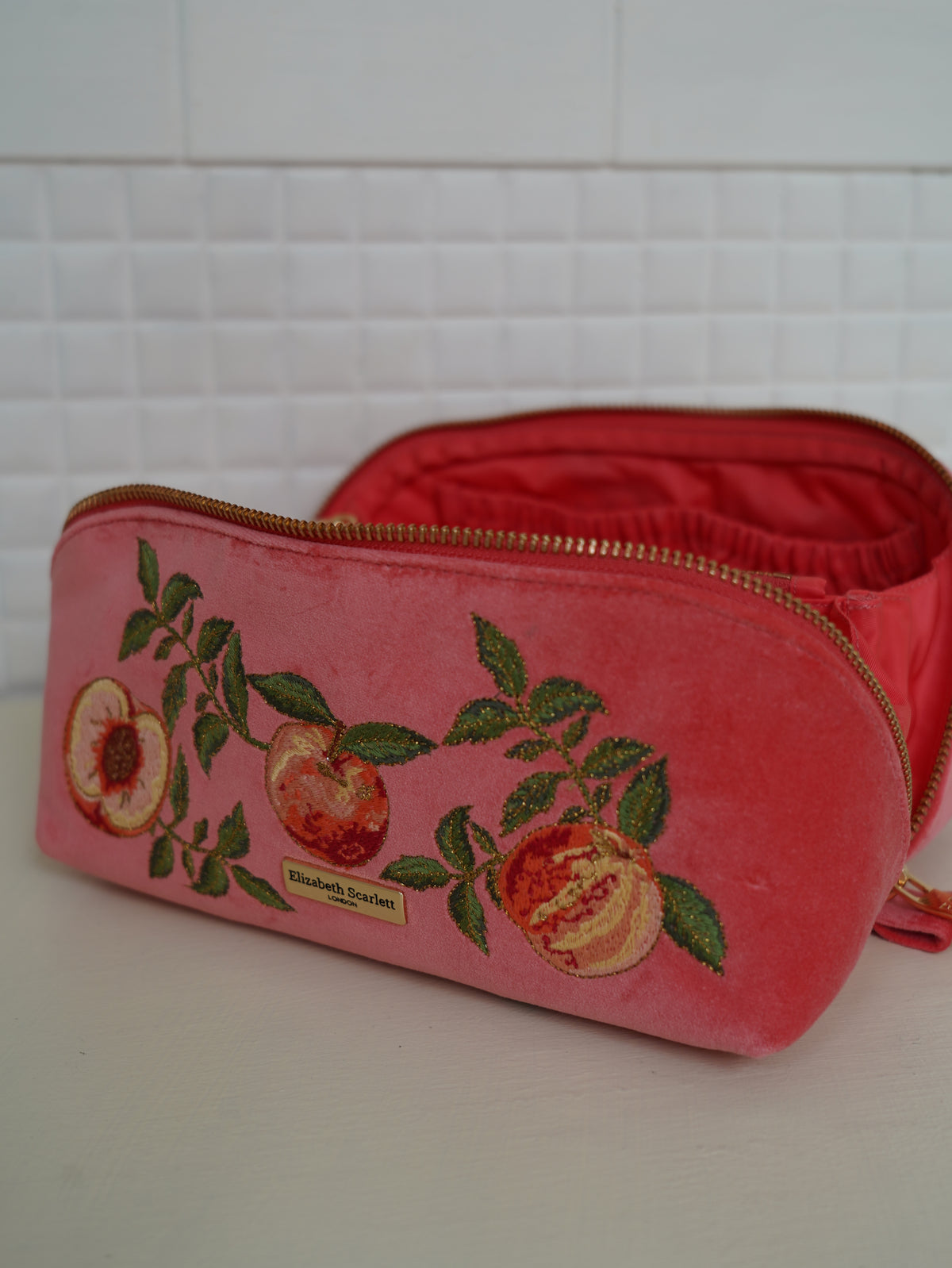 aLORS Select [Elizabeth Scarlett] Honey Bee Charcoal Velvet Open Flat Makeup Bag