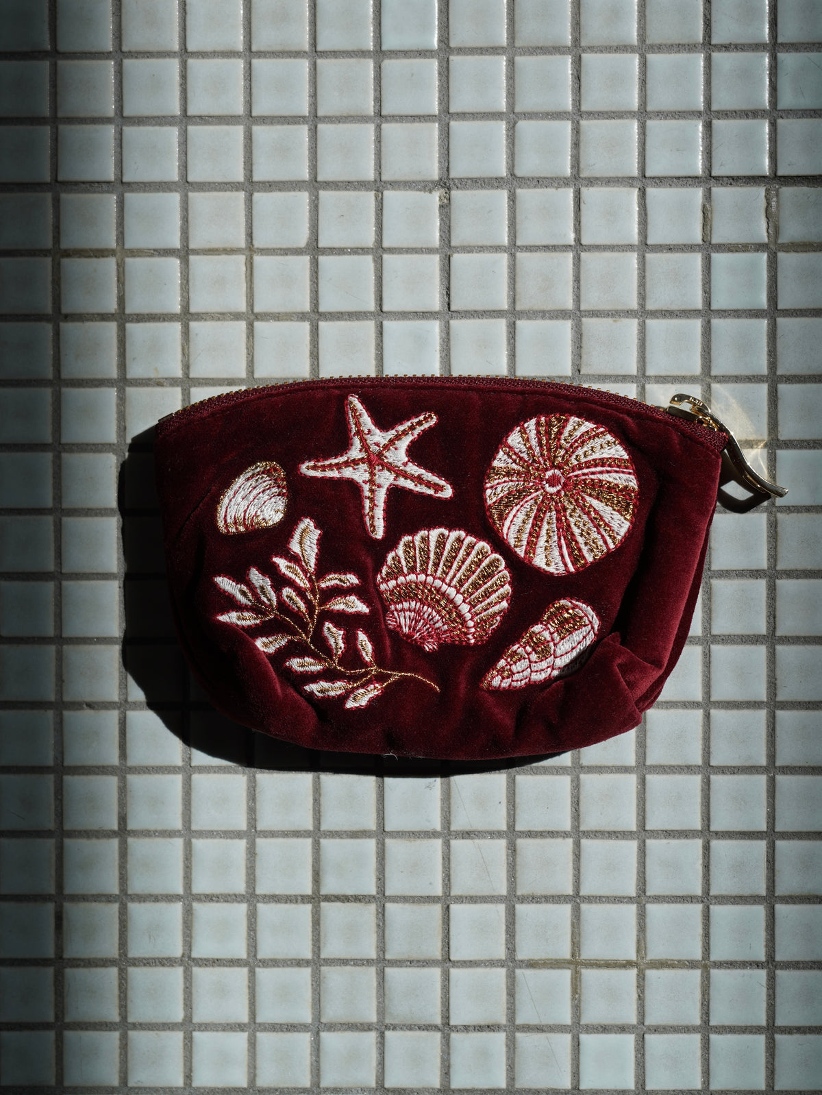 aLORS Select [Elizabeth Scarlett] Honey Bee Charcoal Velvet Open Flat Makeup Bag