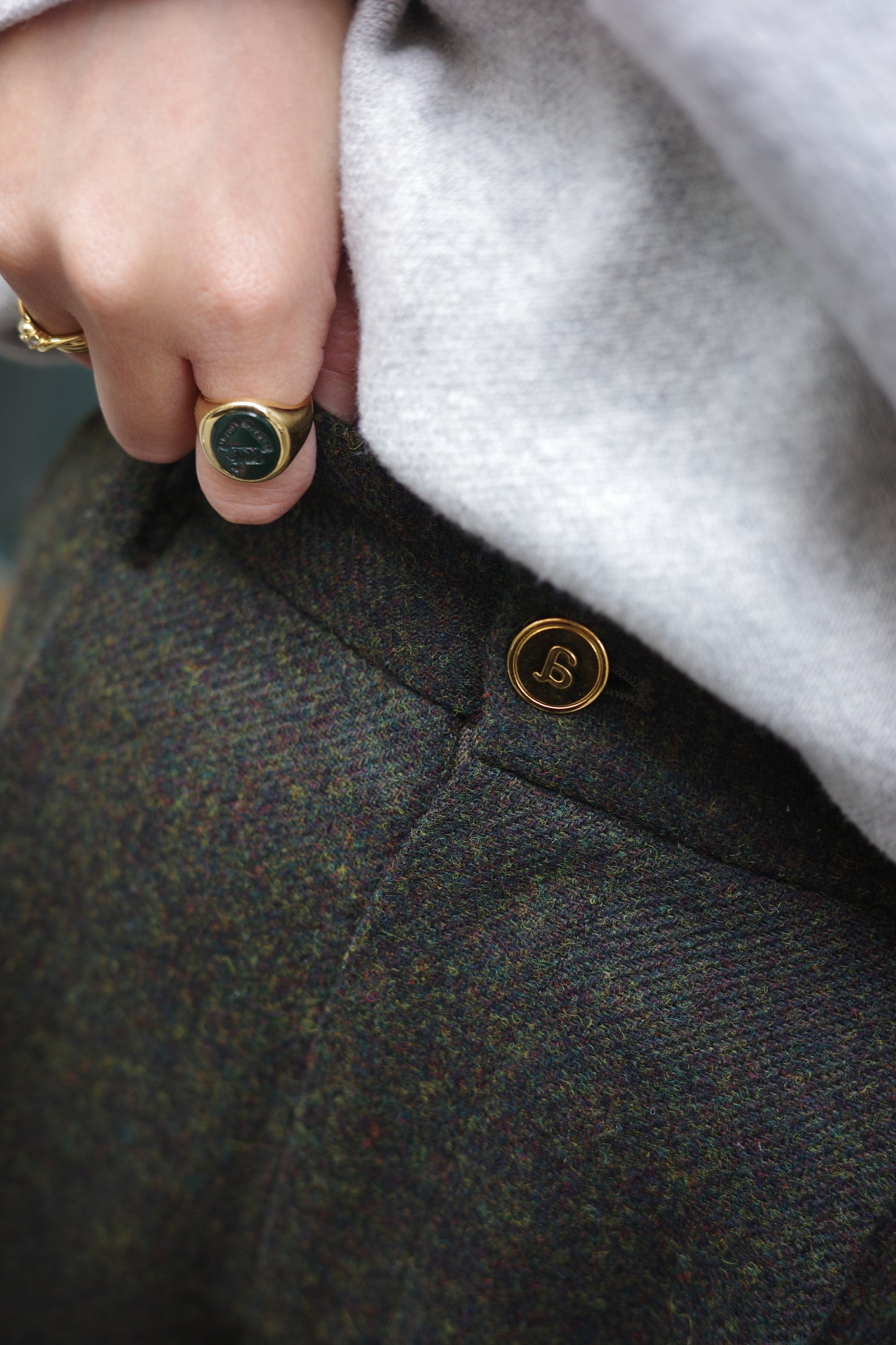 Pantalon fuselé en tweed MOON "Bonnie" カーキ