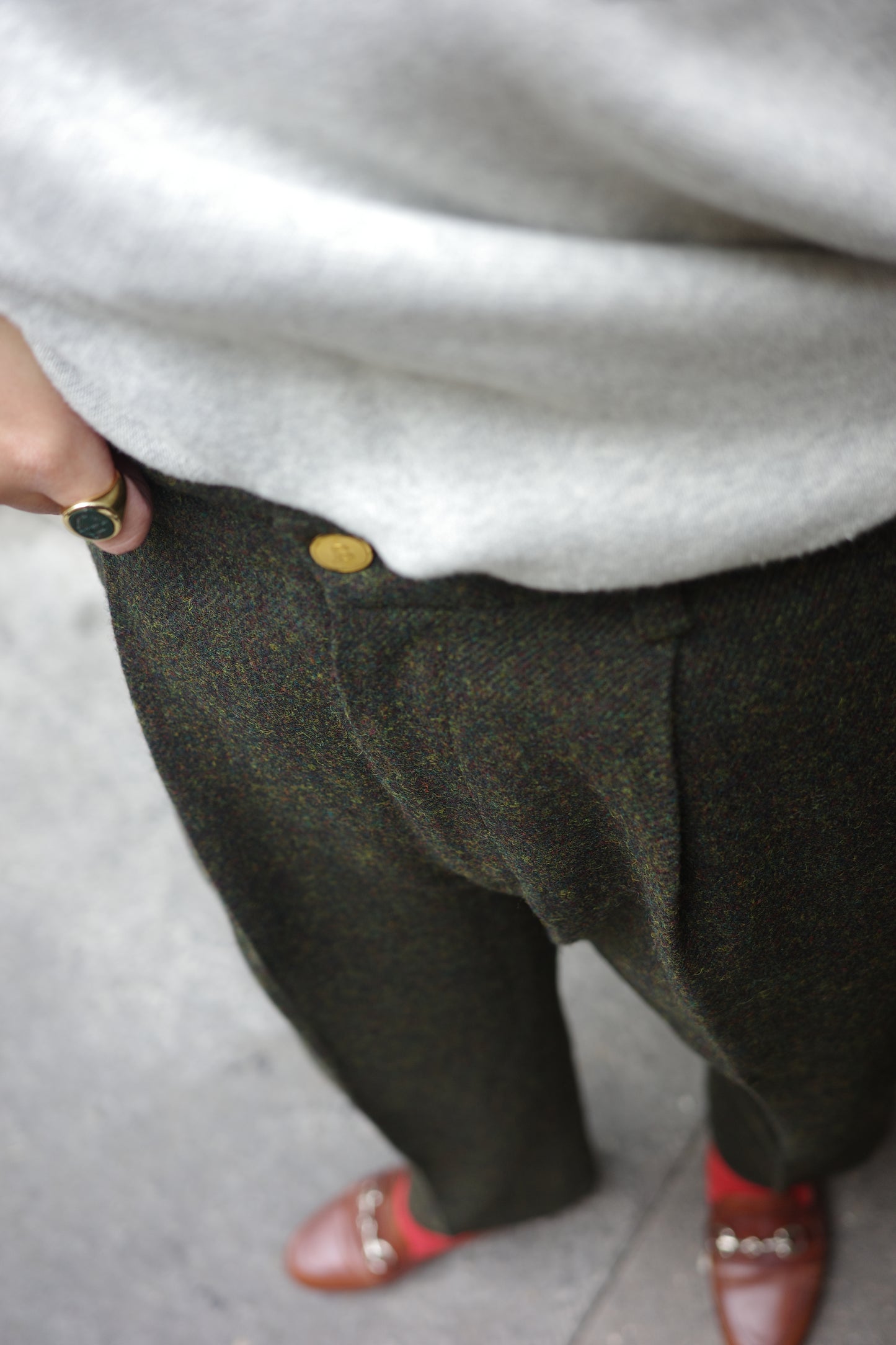 Pantalon fuselé en tweed MOON "Bonnie" カーキ