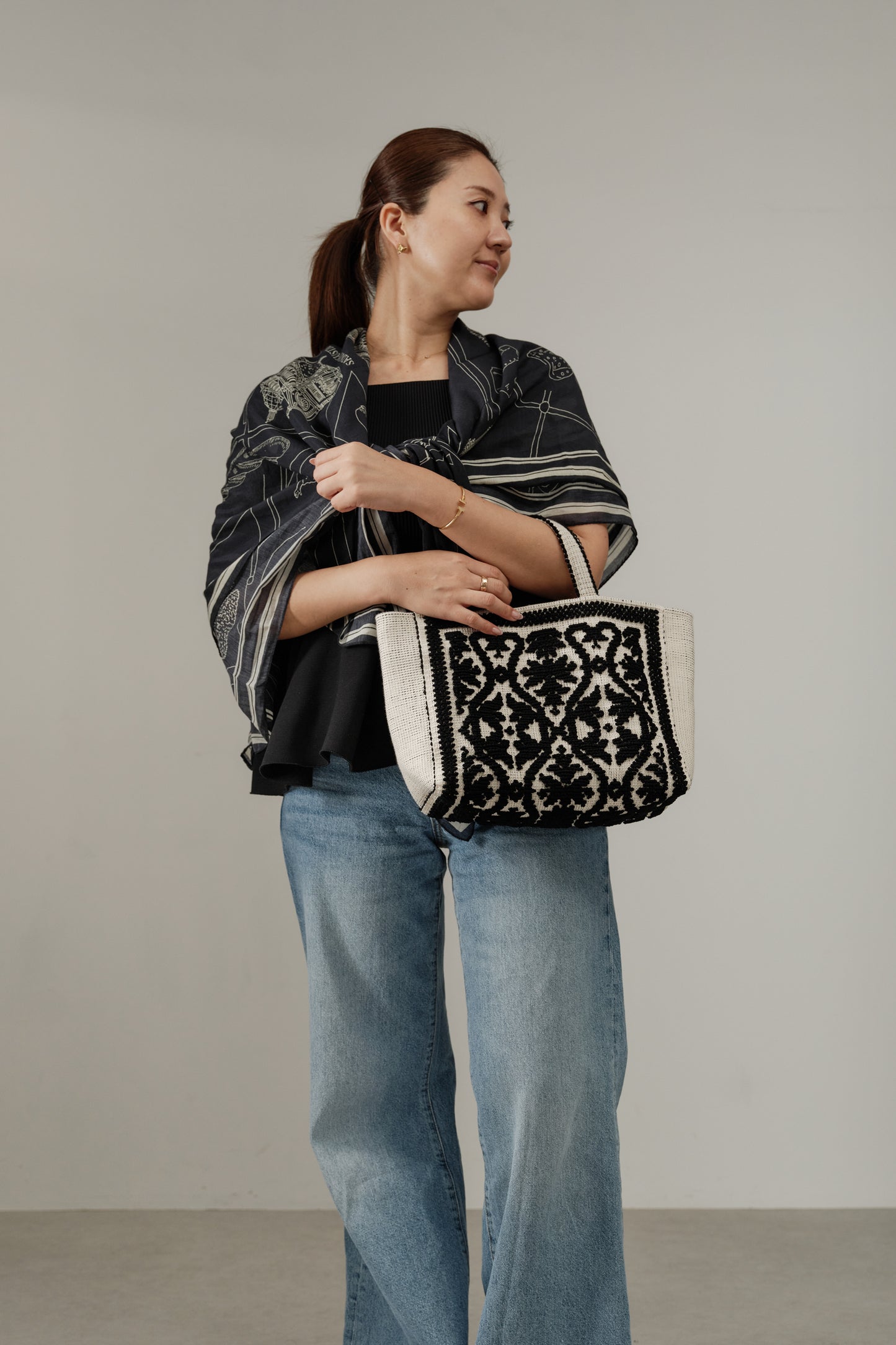 Tote Fiocco Leccese ネロ・ディ・セピア(黒) ミニトートバッグ